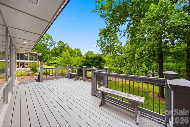 141 36th Avenue NW, Hickory, NC 28601