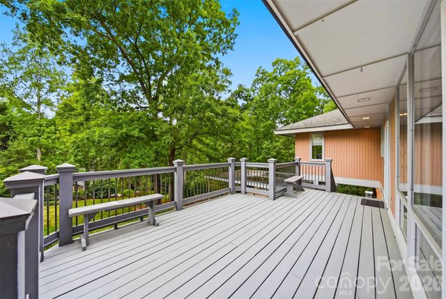 141 36th Avenue NW, Hickory, NC 28601