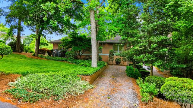 141 36th Avenue NW, Hickory, NC 28601