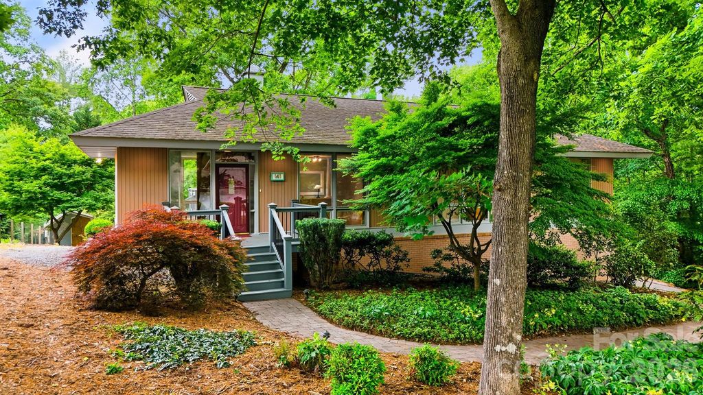 141 36th Avenue NW, Hickory, NC 28601