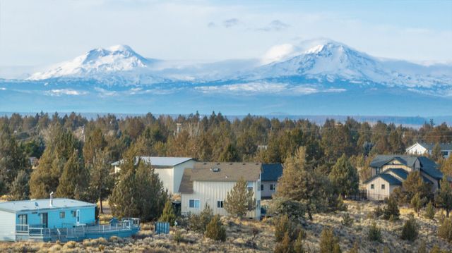 12599 SW Spur Place, Terrebonne, OR 97760