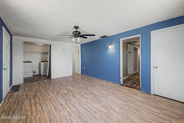 214 W Palmdale Street, Tucson, AZ 85714