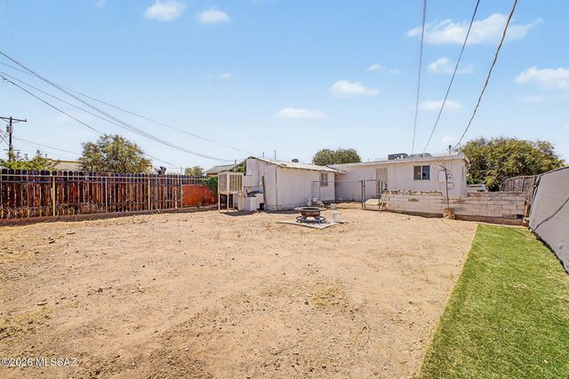 214 W Palmdale Street, Tucson, AZ 85714