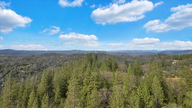 16710 River Ranch Rd, Grass Valley, CA 95949