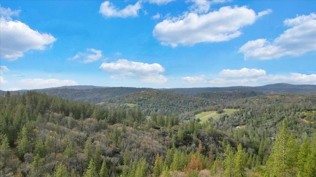 16710 River Ranch Rd, Grass Valley, CA 95949