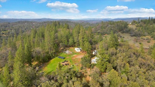 16710 River Ranch Rd, Grass Valley, CA 95949