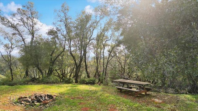 16710 River Ranch Rd, Grass Valley, CA 95949