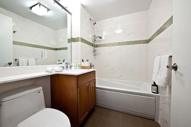 11611 Curzon Rd Apt 3B, New York City, NY 11418