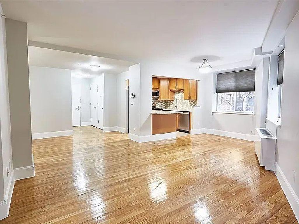 11611 Curzon Rd Apt 3B, New York City, NY 11418