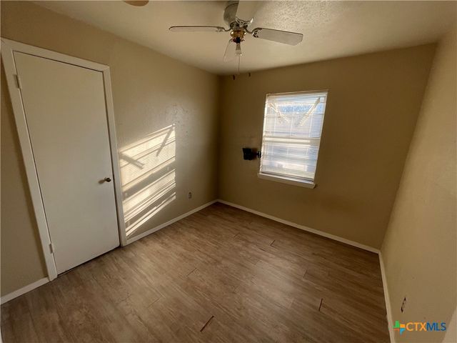 227 E Valley Road, Harker Heights, TX 76548