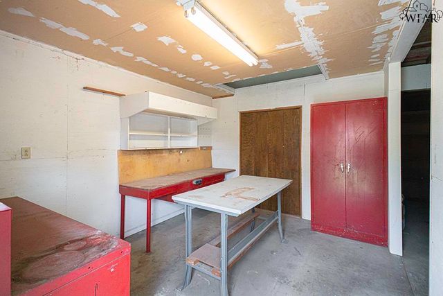 551 N PETERSON ROAD, Iowa Park, TX 76367