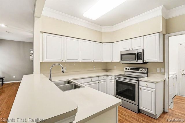 39489 Edgewater Drive, Northville, MI 48168
