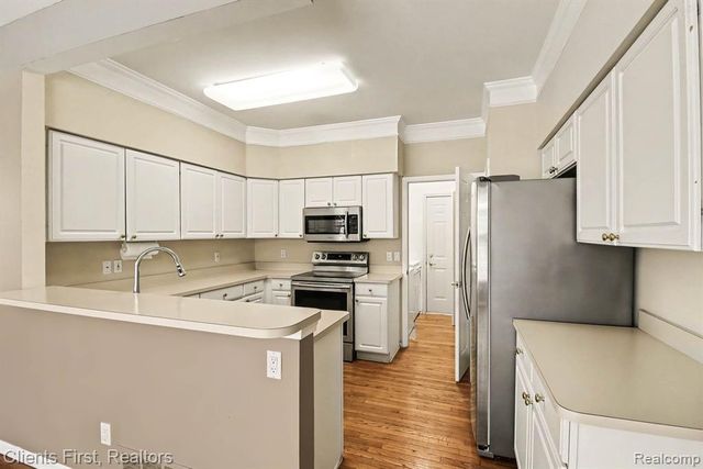 39489 Edgewater Drive, Northville, MI 48168