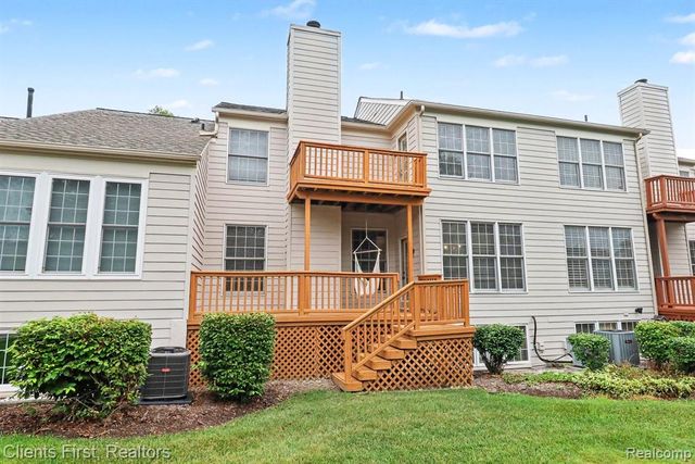 39489 Edgewater Drive, Northville, MI 48168