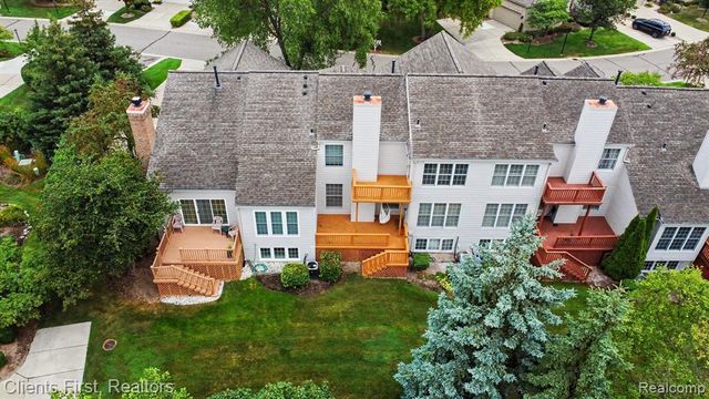 39489 Edgewater Drive, Northville, MI 48168