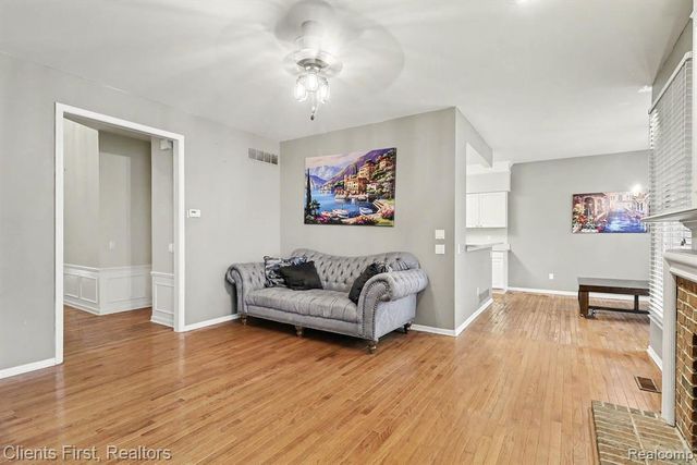 39489 Edgewater Drive, Northville, MI 48168