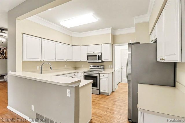 39489 Edgewater Drive, Northville, MI 48168