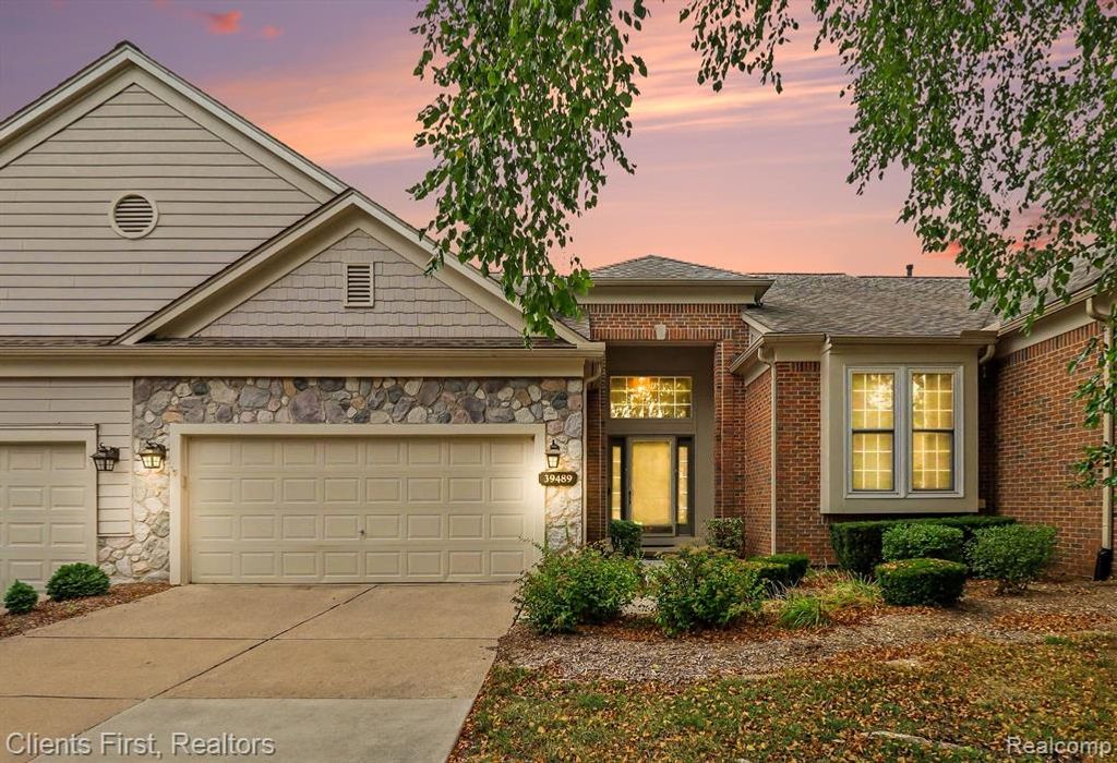39489 Edgewater Drive, Northville, MI 48168