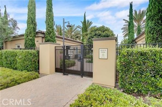 328 Floral View, Irvine, CA 92618