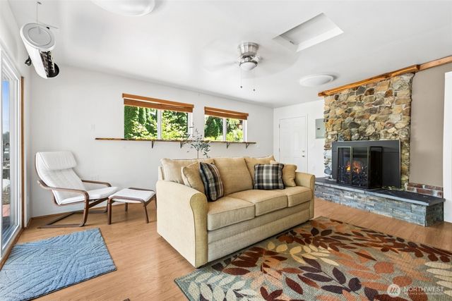 22430 SE 300th Street, Black Diamond, WA 98010