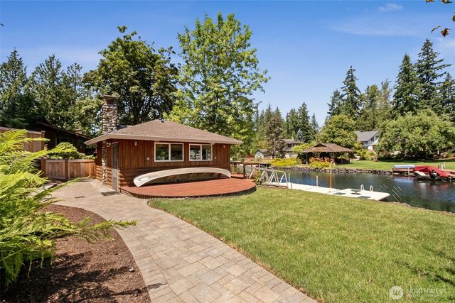 22430 SE 300th Street, Black Diamond, WA 98010