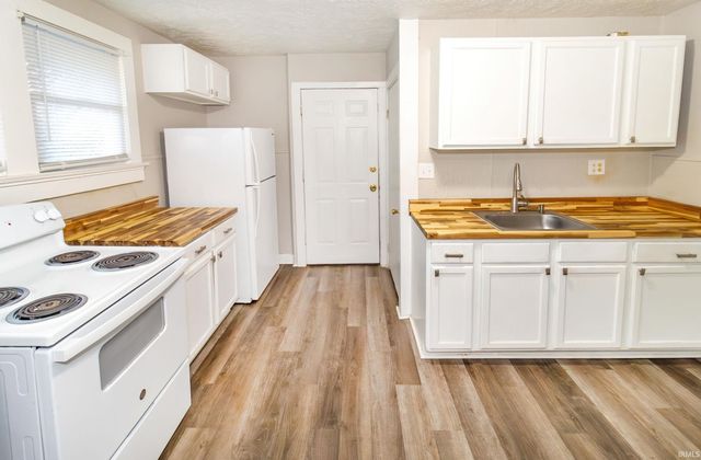 1159 Sweetser Avenue, Evansville, IN 47714