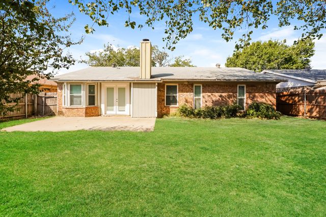 6104 Skylark Lane, Watauga, TX 76148