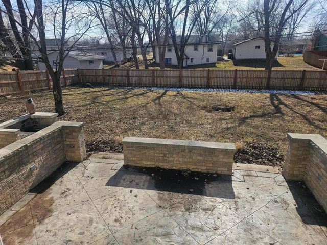 1209 Pearson Parkway N, Brooklyn Park, MN 55444