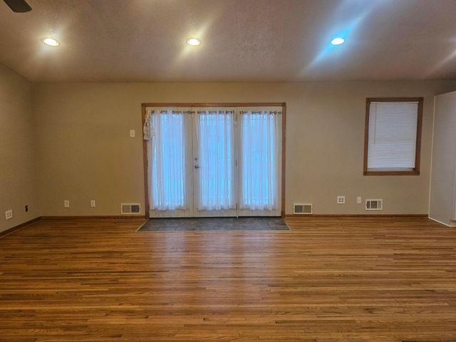 1209 Pearson Parkway N, Brooklyn Park, MN 55444