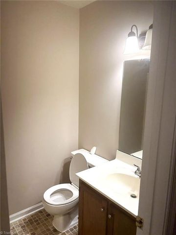 2330 Vandalia Road L, Greensboro, NC 27407