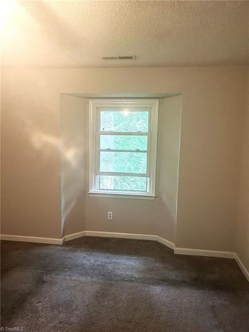 2330 Vandalia Road L, Greensboro, NC 27407