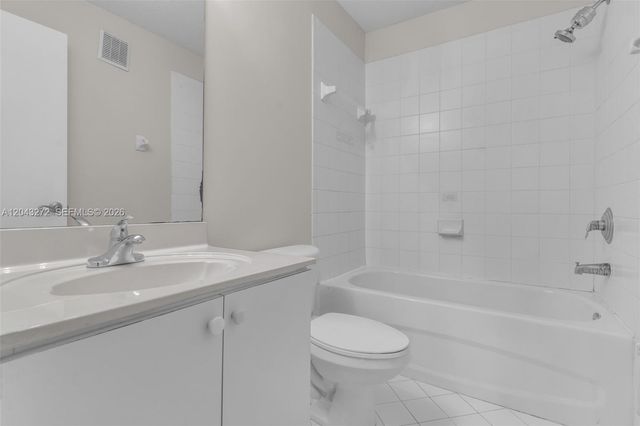 1241 SE 29th St 202-27, Homestead, FL 33035