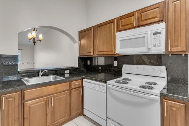 1241 SE 29th St 202-27, Homestead, FL 33035