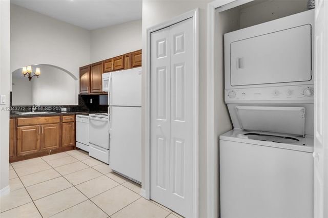 1241 SE 29th St 202-27, Homestead, FL 33035