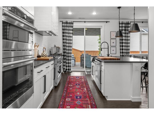 9685 Sw 173RD Ave, Beaverton, OR 97007