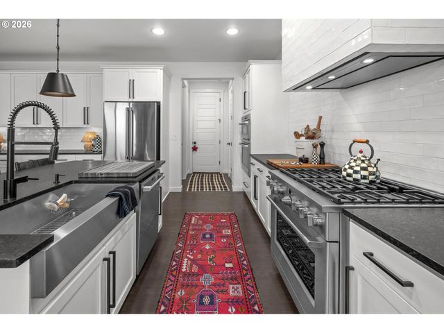 9685 Sw 173RD Ave, Beaverton, OR 97007