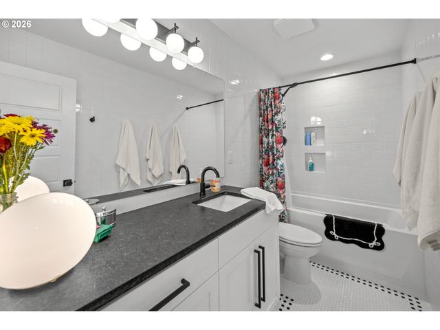 9685 Sw 173RD Ave, Beaverton, OR 97007