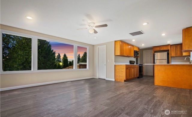 20225 108th Avenue SE, Kent, WA 98031