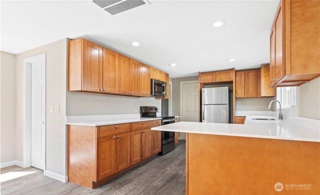 20225 108th Avenue SE, Kent, WA 98031