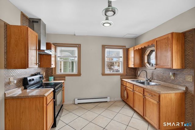 330 Hillside Avenue, Hartford, CT 06106