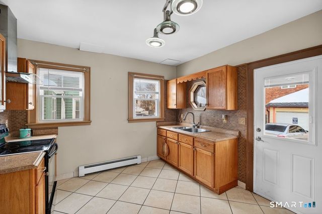 330 Hillside Avenue, Hartford, CT 06106