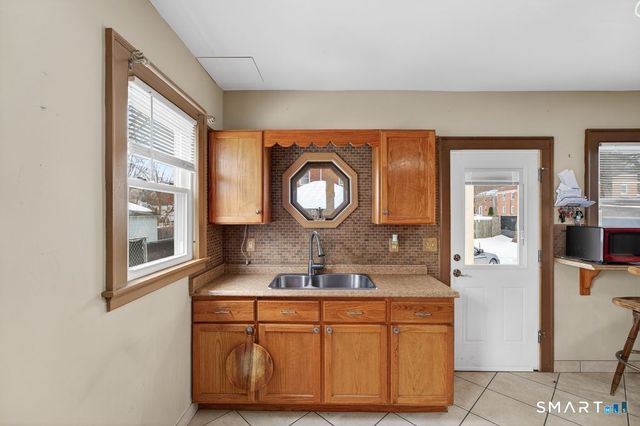 330 Hillside Avenue, Hartford, CT 06106