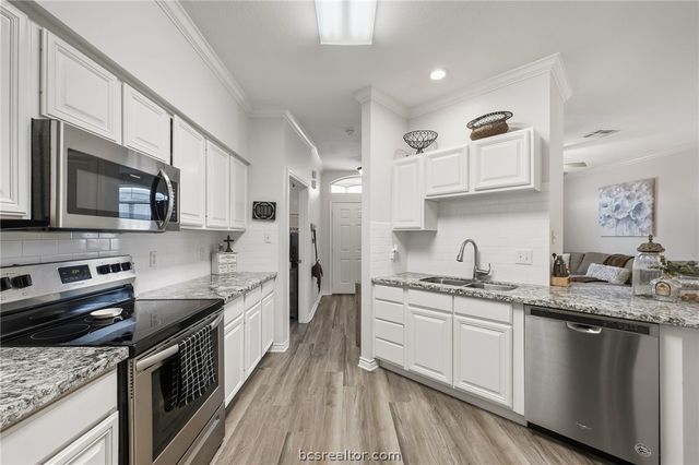 525 Fraternity Row, College Station, TX 77845