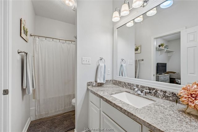 525 Fraternity Row, College Station, TX 77845