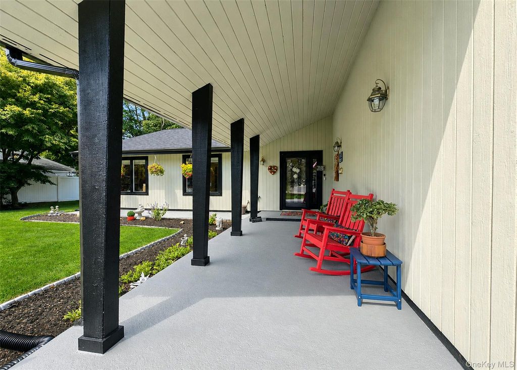 3 Stratford Road, Miller Place, NY 11764 — photo 3