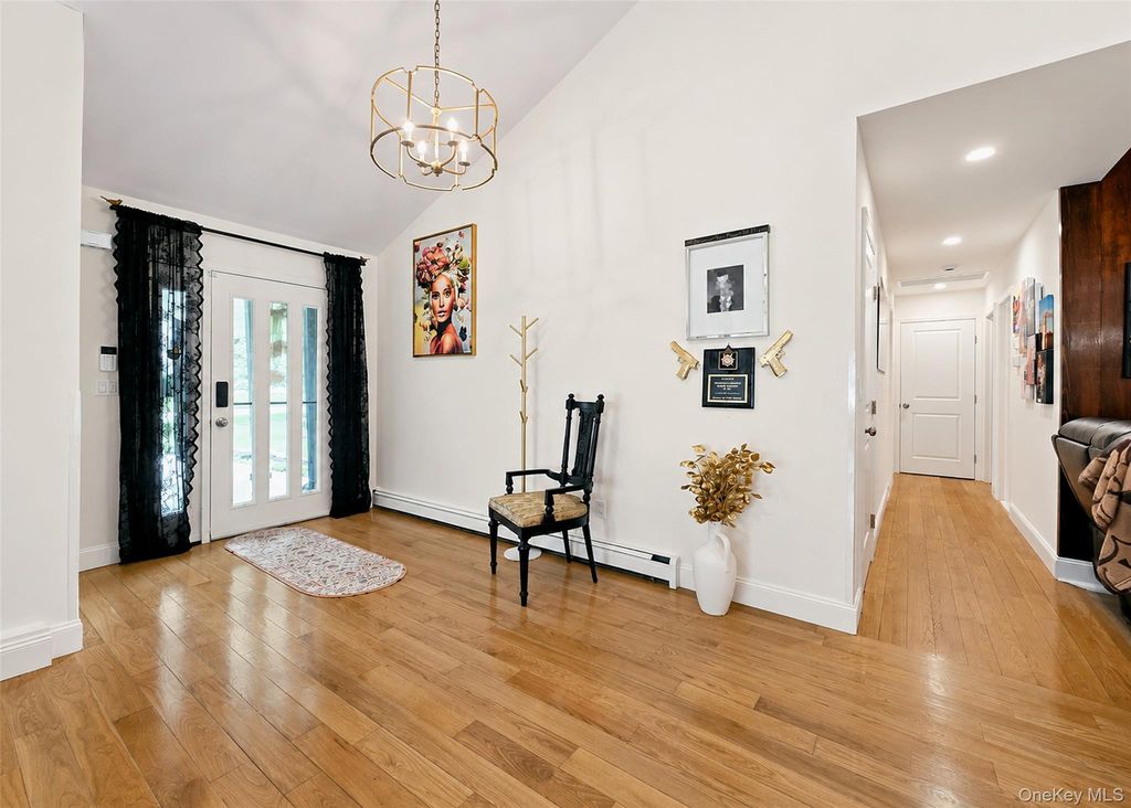 3 Stratford Road, Miller Place, NY 11764 — photo 4