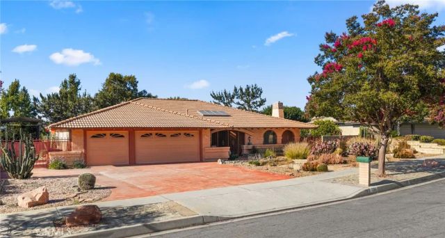 724 W Veronica, Upland, CA 91784