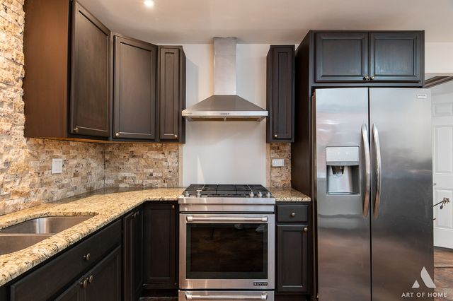 2322 S 17th Avenue 5, North Riverside, IL 60546