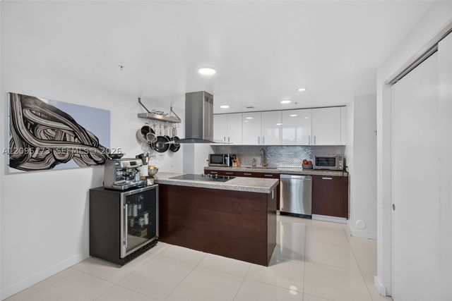 720 NE 62nd St 412, Miami, FL 33138