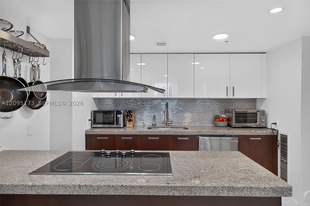 720 NE 62nd St 412, Miami, FL 33138